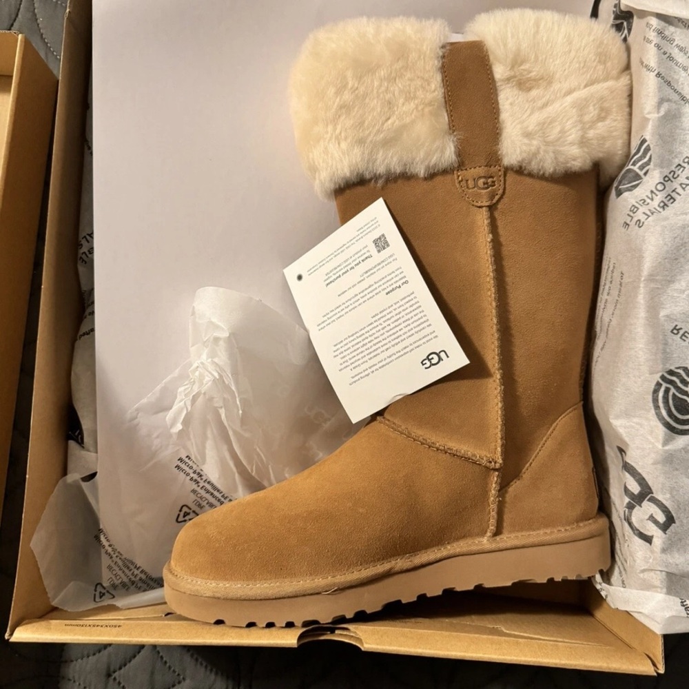UGG Tan Ankle Boots with Cream Fur